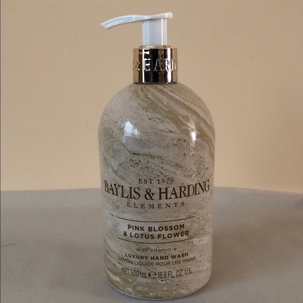 BAYLIS AND HARDING ELEMENTS Luxury Hand Wash